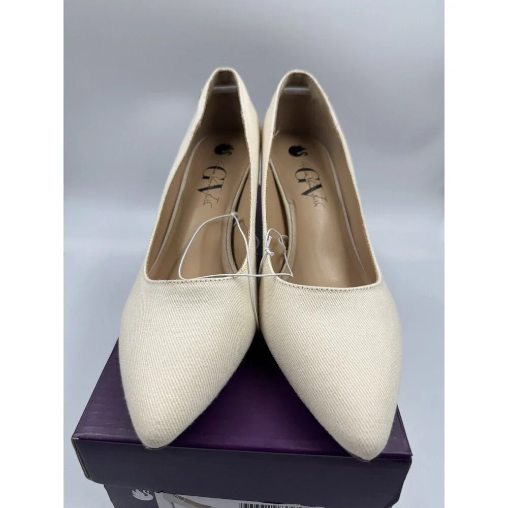 New Gloria Vanderbilt Women's Marilyn Pumps White Closed Toe Heels Sz 9 Shoes